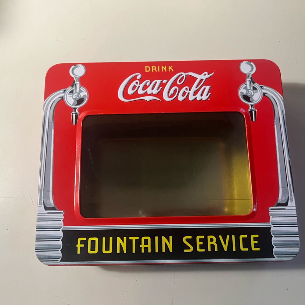 Vintage coca/cola tin/pictureframe.